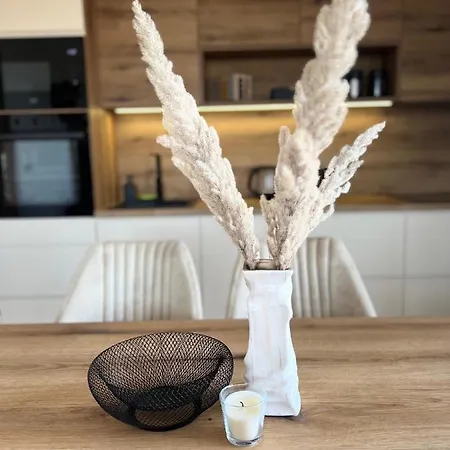 Luxe Living Modern *